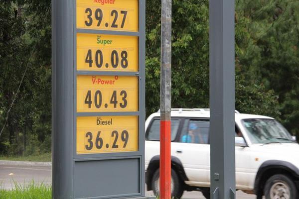 La mañana de hoy trajo a los altaverapacenses una subida de precios de las gasolinas. (FOTO PRENSA LIBRE: Eduardo Sam Chun)<br _mce_bogus="1"/>