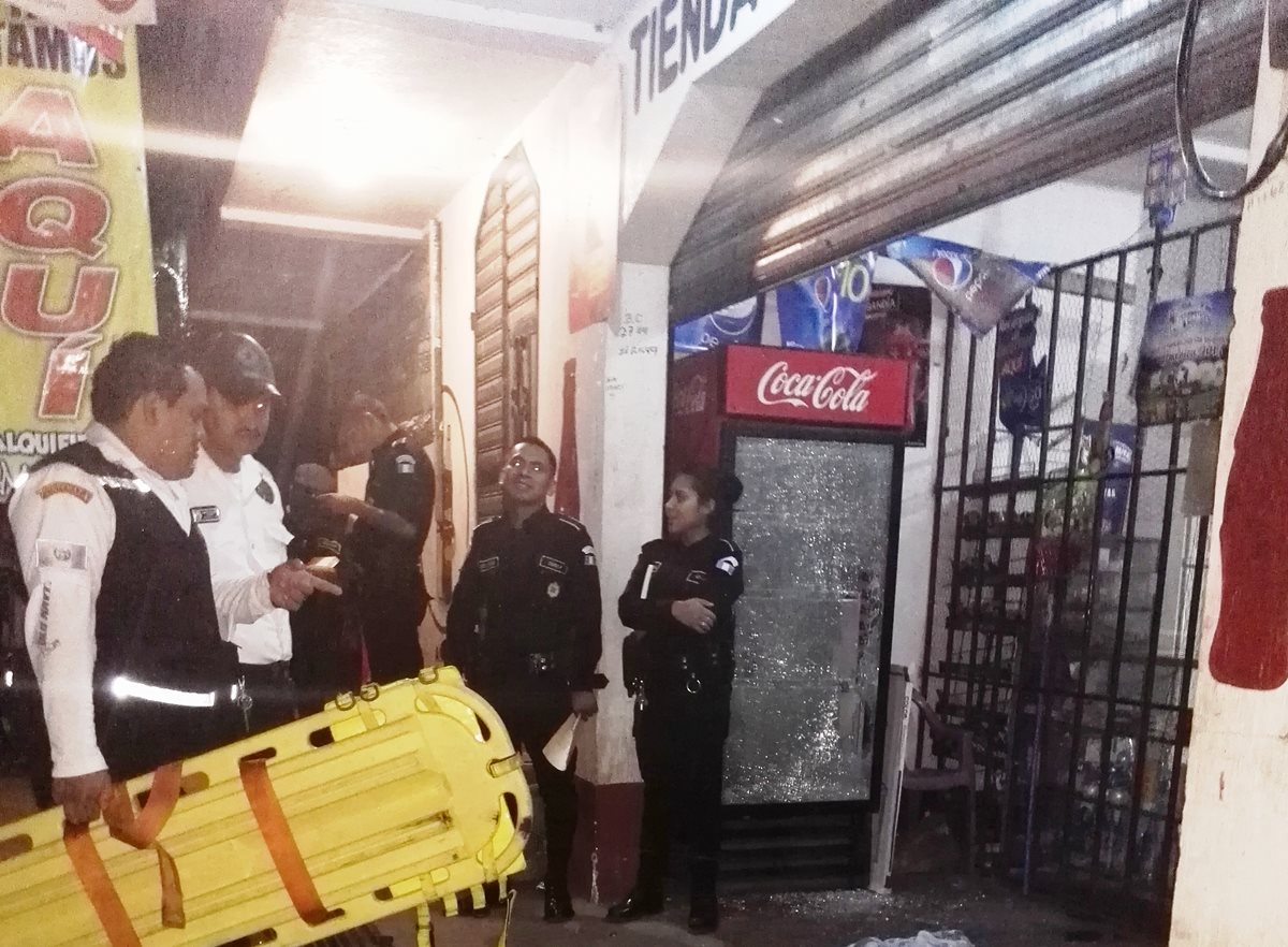 Frente a un comercio fueron atacados los cuatro menores. (Foto Prensa Libre: Oswaldo Cardona)