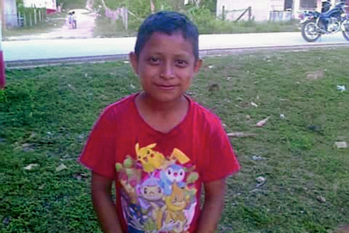 Yordi Alexánder  Pérez Ramos, de 8 años, se ahogó en el río Machaquilá, en Poptún, Petén. (Foto Prensa Libre: Rigoberto Escobar)