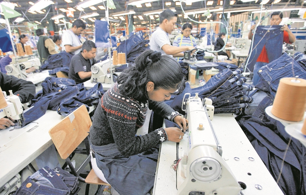 Los trabajadores deberán continuar con sus labores. (Foto Prensa Libre: Hemeroteca PL)