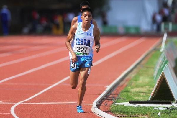 Eduardo Pacay se adjudicó la medalla de bronce en los cinco mil metros planos. (Foto Prensa Libre: Eduardo González)