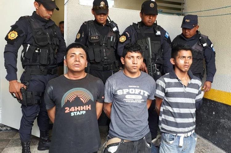 Tres de los pandilleros mayores de edad detenidos el día de la matanza. (Foto Prensa Libre: Hemeroteca PL)