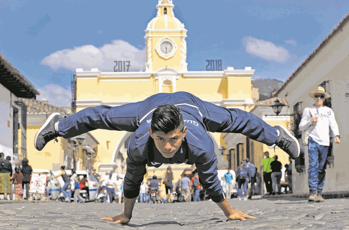Jorge Vega, es el principal referente de la Gimnasia Guatemalteca. El atleta trabaja con intensidad para llegar a los Juegos Olímpicos de Tokio 2020. (Foto Prensa Libre: Hemeroteca PL)