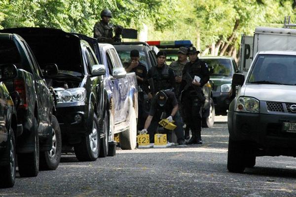 Operativo en Usumatlán, Zacapa permitió incautar vehículos con droga y capturar a tres. (Foto Prensa Libre: Erick de la Cruz)