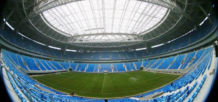 El estadio de San Petersburgo cambio de gramilla para la Copa Confederaciones que se disputará este año. (Foto Prensa Libre: AFP).