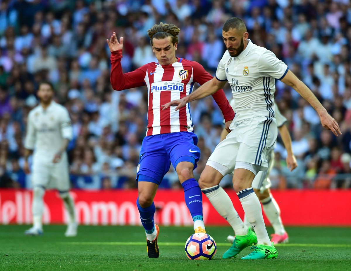Griezmann fue el jugador que más intentó anotar para los colchoneros y al final marcó el empate. (Foto Prensa Libre: AFP)