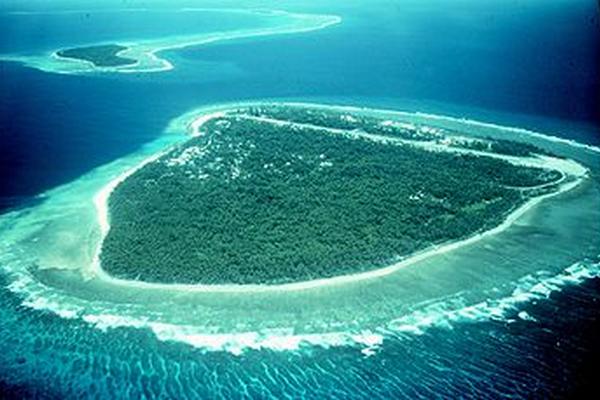 El atolón de Bikini está en las Islas Marshall (de Estados Unidos) en la Micronesia, en el océano Pacífico.