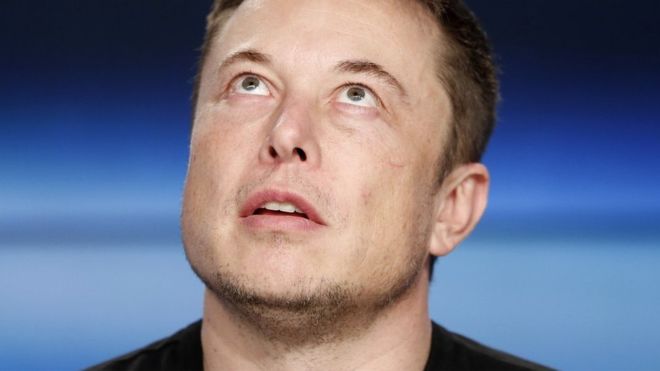 Musk es considerado por muchos un loco... y por otros, un visionario. REUTERS