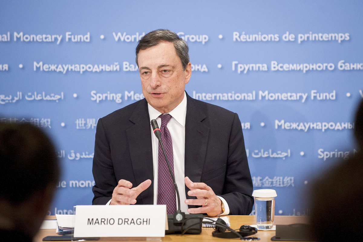 Mario Draghi,  Presidente del Banco Central Europeo dijo que urge una solución en Grecia. (Foto, Prensa Libre: EFE)
