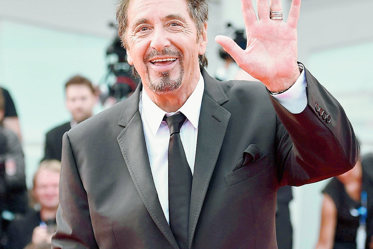 Una imagen de archivo cuando Al pacino llego a la alfombra roja para el estreno de Manglehorm durante el 71 Festival Internacional de Cine en Venecial Italia. Este sábado cumple 75 años de edad. (foto Prensa Libre EFE).