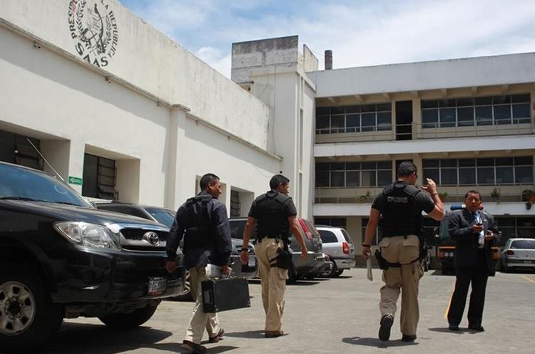 Agentes de la Secretaría de Asuntos Administrativos y de Seguridad (SAAS). (Foto Prensa Libre: HemerotecaPL)