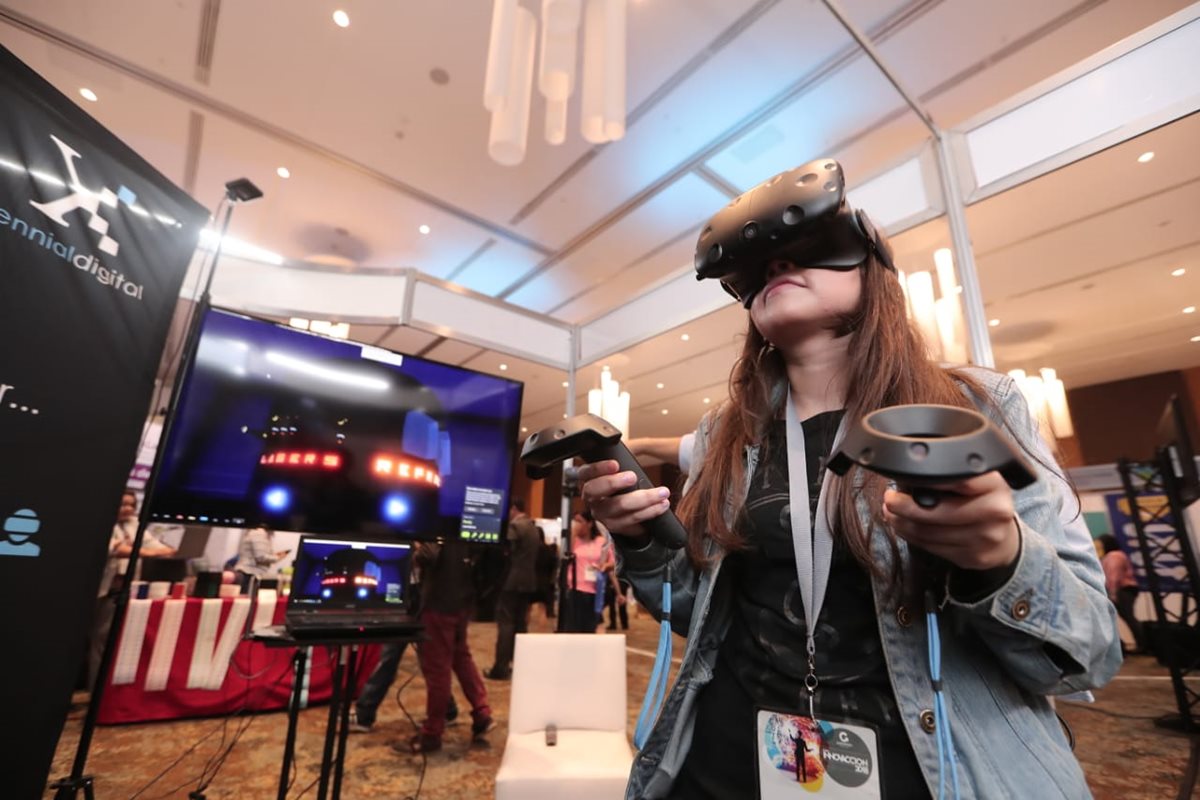 Dentro de las diferentes exposiciones de INNOVACCIÓN 2018 se encuentra mecanismos para la realidad virtual. (Foto Prensa Libre: Juan Diego González).
