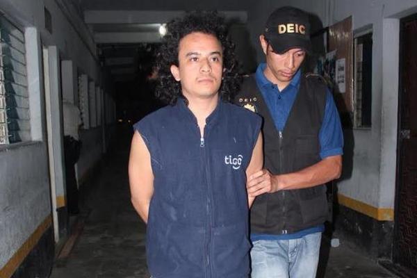 Carlos Humberto Morales García fue capturado en Petén, por su implicación en la violación y asesinato de una niña. (Foto Prensa Libre: Rigoberto Escobar)