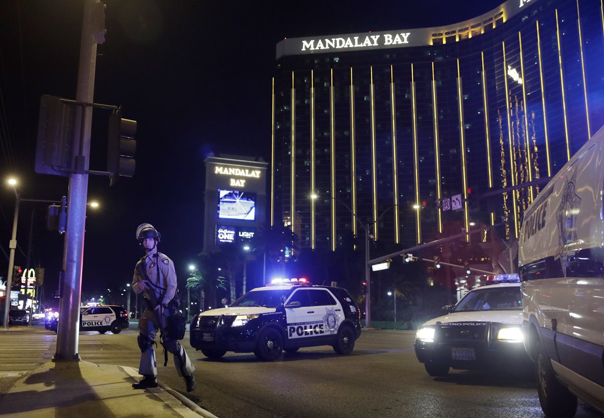 La actuación de policías durante el ataque en Las Vegas ha sido elogiada. (Foto Prensa Libre: AP)