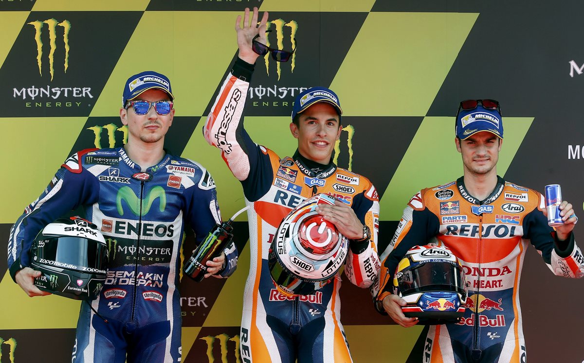 Marc Márquez celebró la pole position en Catalunya. (Foto Prensa Libre: EFE)