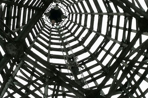 Herberth Alexander Marín, de 34 años, subió a lo más alto de la Torre del Reformador e intentó quitarse la vida. (Foto Prensa Libre: Estuardo Paredes)