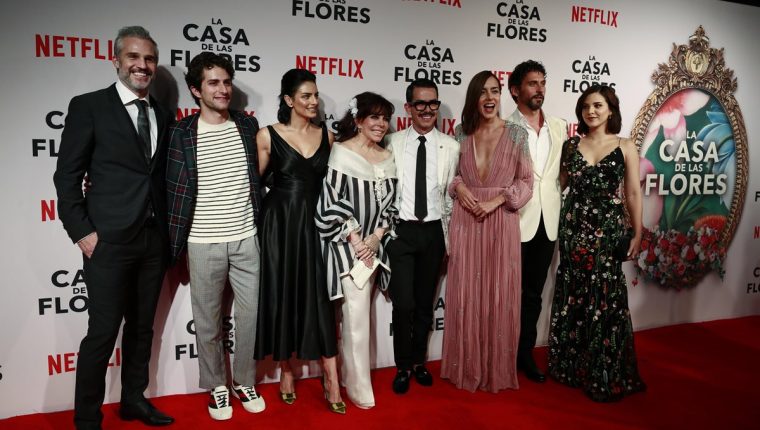 Netflix Lo Hace Otra Vez La Serie La Casa De Las Flores Empieza