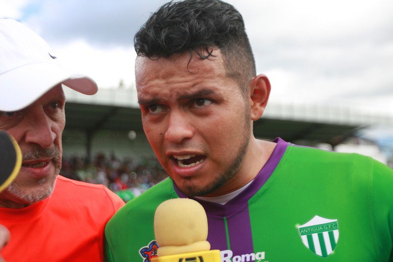 Chinchilla anotó el gol del título antigüeño este domingo. (Foto Prensa Libre: Jesús Cuque)