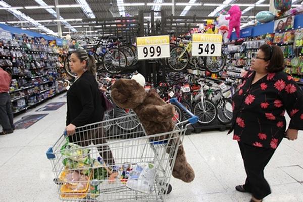 Las compras en el supermercado constituyen uno de los tres rubros más altos en el presupuesto familiar (Foto Prensa Libre: Archivo)<br _mce_bogus="1"/>