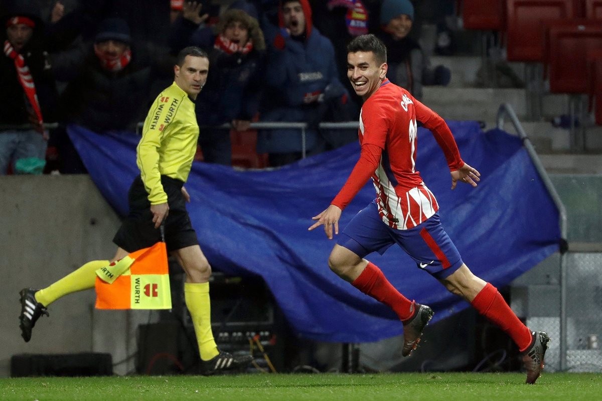 Ángel Correa anotó el gol que le dio el triunfo al Atlético de Madrid frente al Valencia el pasado fin de semana. (Foto Prensa Libre: EFE)