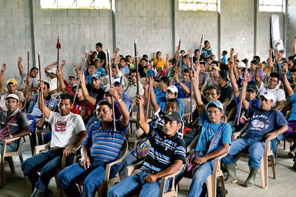 Líderes de  87 comunidades de Uspantán, Quiché, piden que  Enel Green Power cumpla ofrecimientos. (Foto Prensa Libre: Óscar Figueroa)