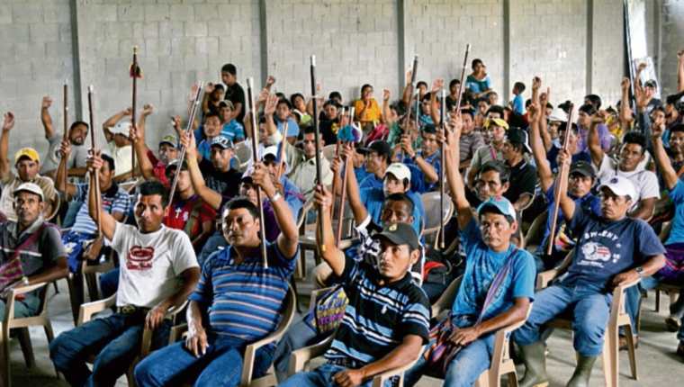 Líderes de  87 comunidades de Uspantán, Quiché, piden que  Enel Green Power cumpla ofrecimientos. (Foto Prensa Libre: Óscar Figueroa)