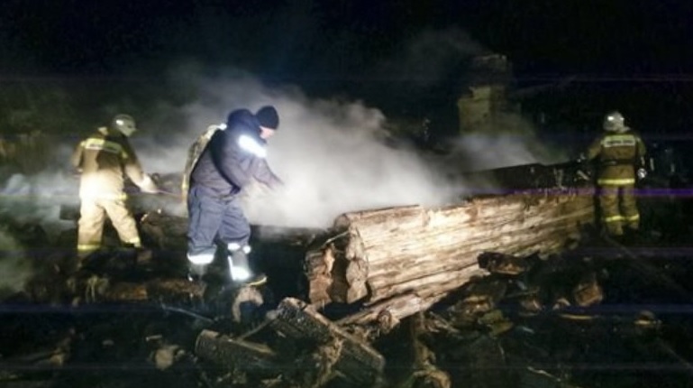 Incendio en Rusia deja varios muertos. (Foto Prensa Libre: EFE)