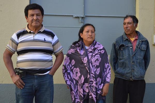 Tres líderes de la organización Codeca fueron detenidos el jueves sindicados de promover conexiones ilegales de energía eléctrica en Huehuetenango. (Foto Prensa Libre: Mike Castillo)