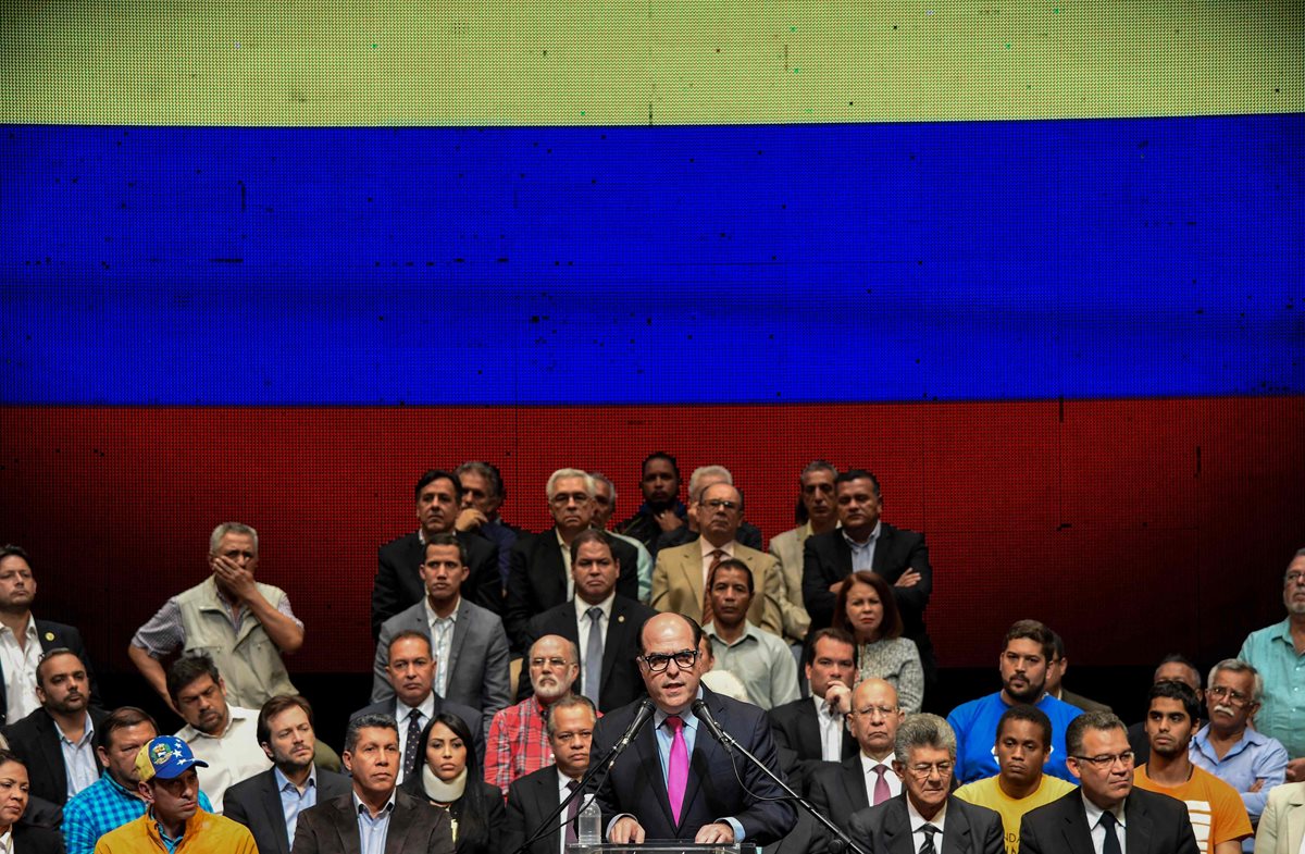 La oposición venezolana convocó hoy para el 16 de julio un referrendo contra la Constituyente. (Foto Prensa Libre: EFE).