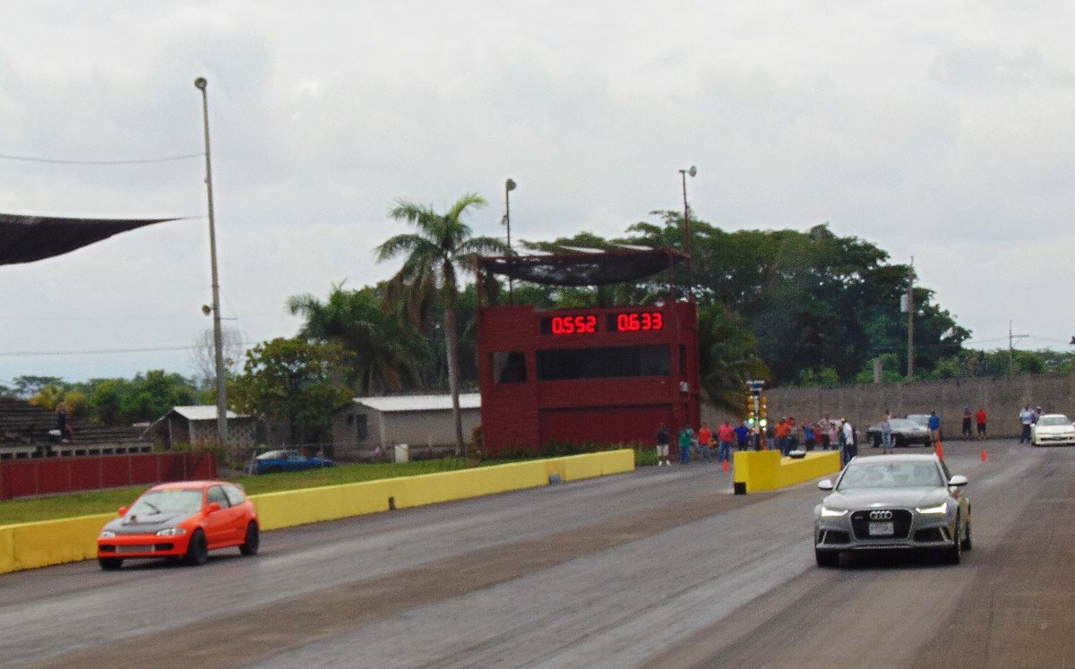 Manuel López y Julio Quevedo dominaron la categoría A y B de aceleración, respectivamente. (Foto Prensa Libre: cortesía César Pérez)