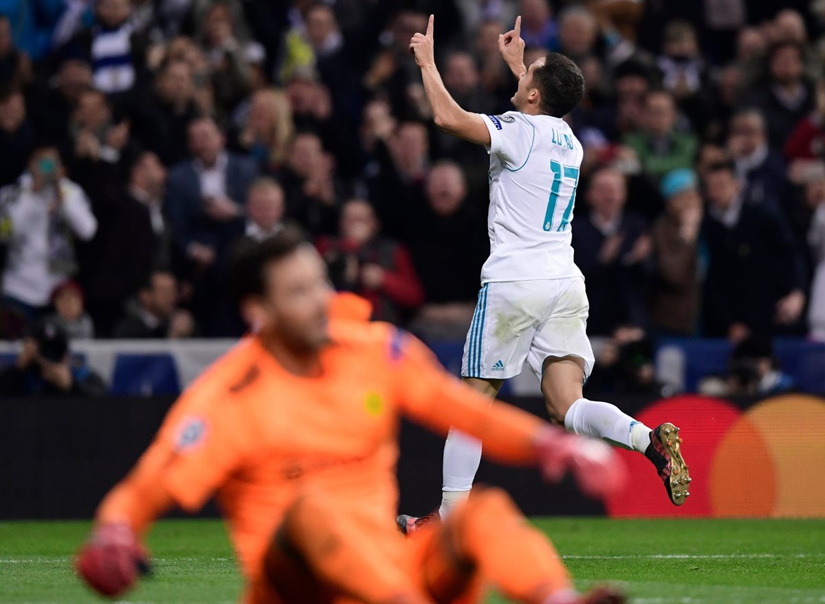 Lucas Vázquez celebra luego de anotar el gol que le dio el triunfo al Real Madrid sobre el Borussia Dortmund. (Foto Prensa Libre: AFP)