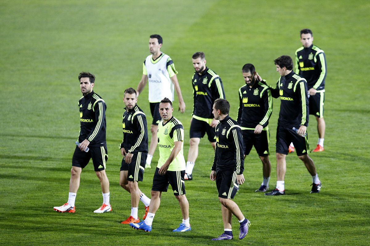 Los jugadores de la Selección española de futbol viven un buen ambiente durante los entrenamientos. (Foto Prensa Libre: EFE)