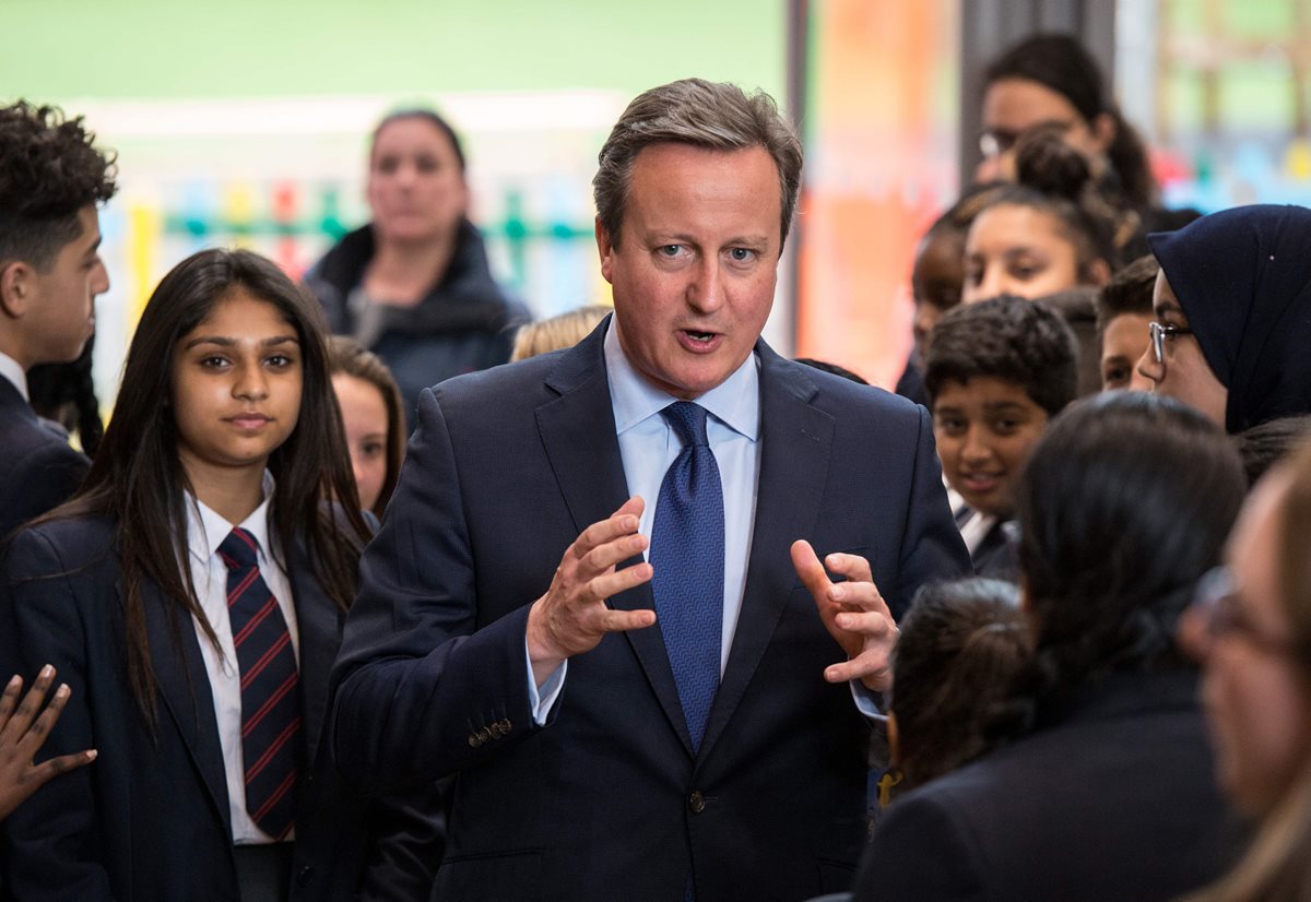 Cameron preside su último gabinete como primer ministro británico luego de verse obligado a dimitir por el triunfo del brexit. (Foto Prensa Libre: AFP).