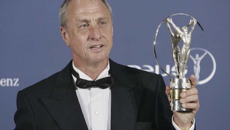 Johan Cruyff será homenajeado por el Ajax al nombrar el estadio con su nombre. (Foto Prensa Libre: AP)