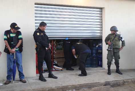 Juan Tiu Osorio y  Fabiola Velásquez  fueron ultimados en su negocio, en   Villas del Milagro, Chinautla, el 4 de julio de este año.