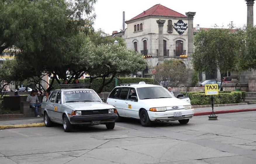 Taxistas adeudan más de Q2 millones a la comuna de Xela