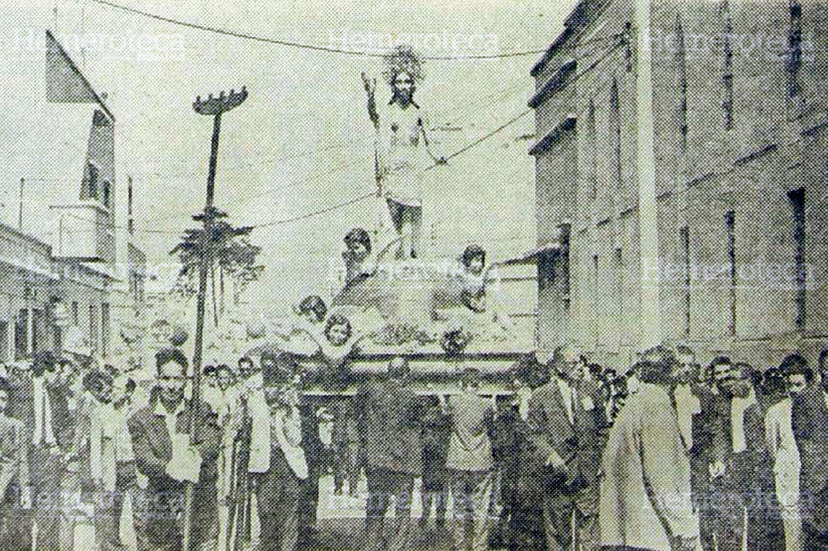 Imagen de Jesús Resucitado del templo de El Calvario, durante la procesión de Semana Santa de 1969