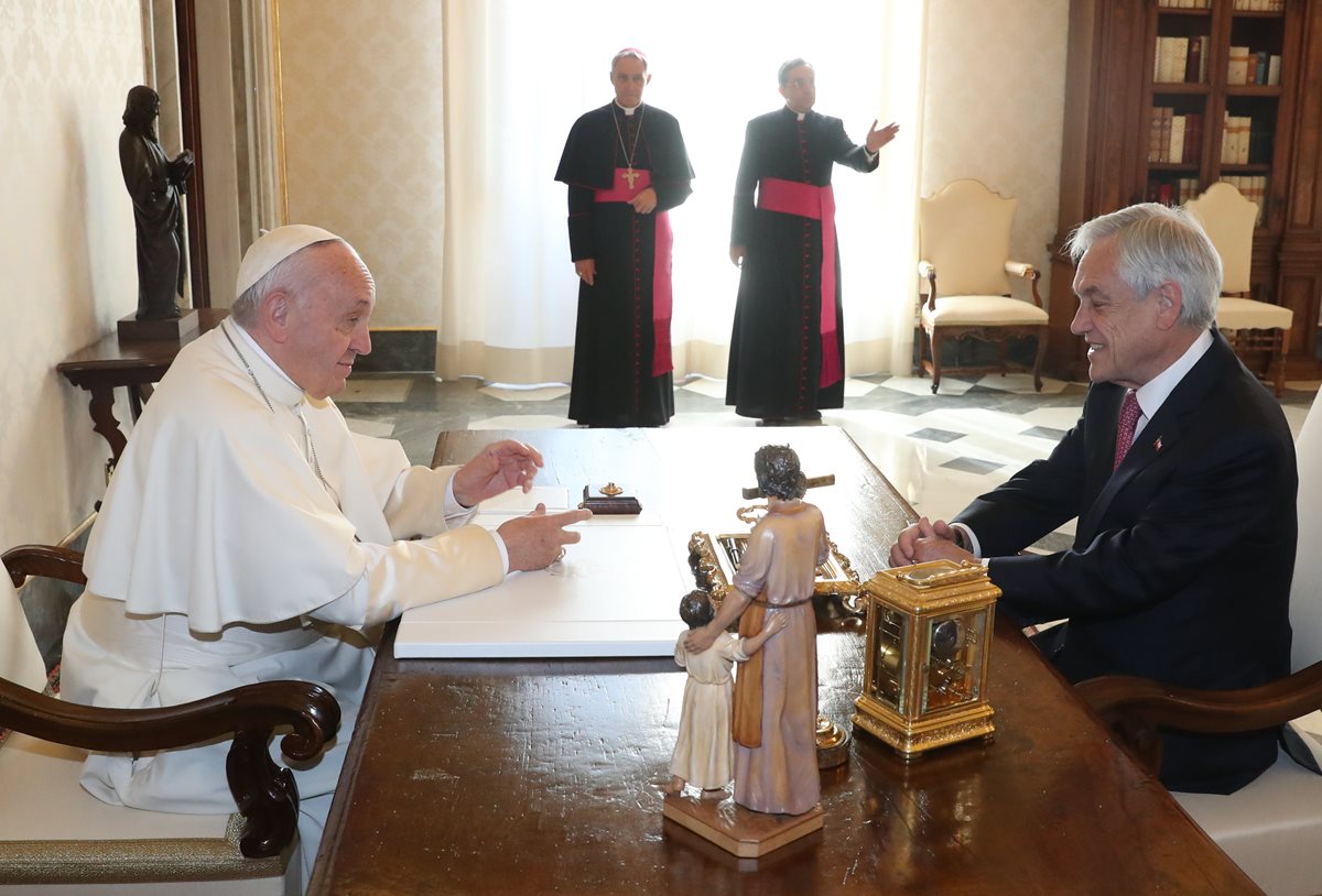 Las expulsiones fueron informadas hoy por el Vaticano, día en que el papa recibió al presidente de Chile, Sebastián Piñera. (Foto Prensa Libre: AFP)