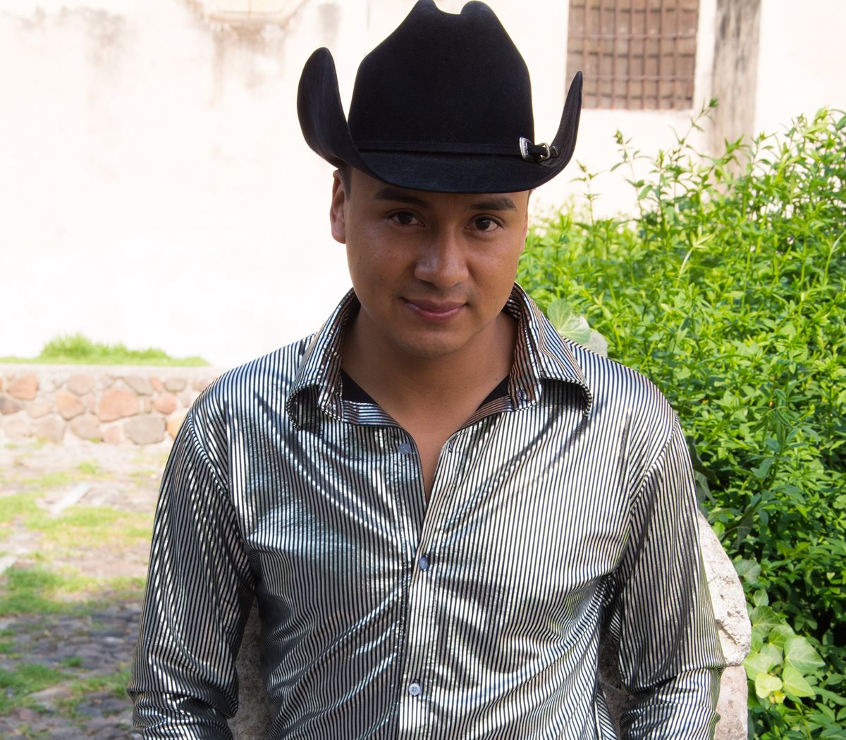 El guatemalteco Raúl Raymundo promociona su disco Traicionera. (Foto Prensa: Cortesía Raúl Raymundo)