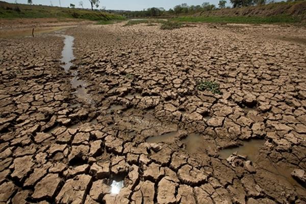 Las fuentes de agua que abastecen Sao Paulo se están secando. (Foto Prensa Libre: AP)