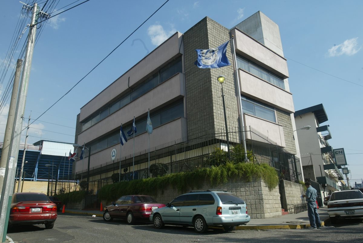 La sede del Parlamento Centroamericano en la zona 5, Guatemala. (Foto Prensa Libre: Hemeroteca PL)
