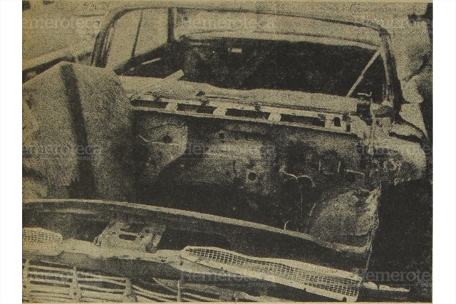 Automóvil desmantelado en el predio de la Policía, en Mariscal Zavala, en 1970.