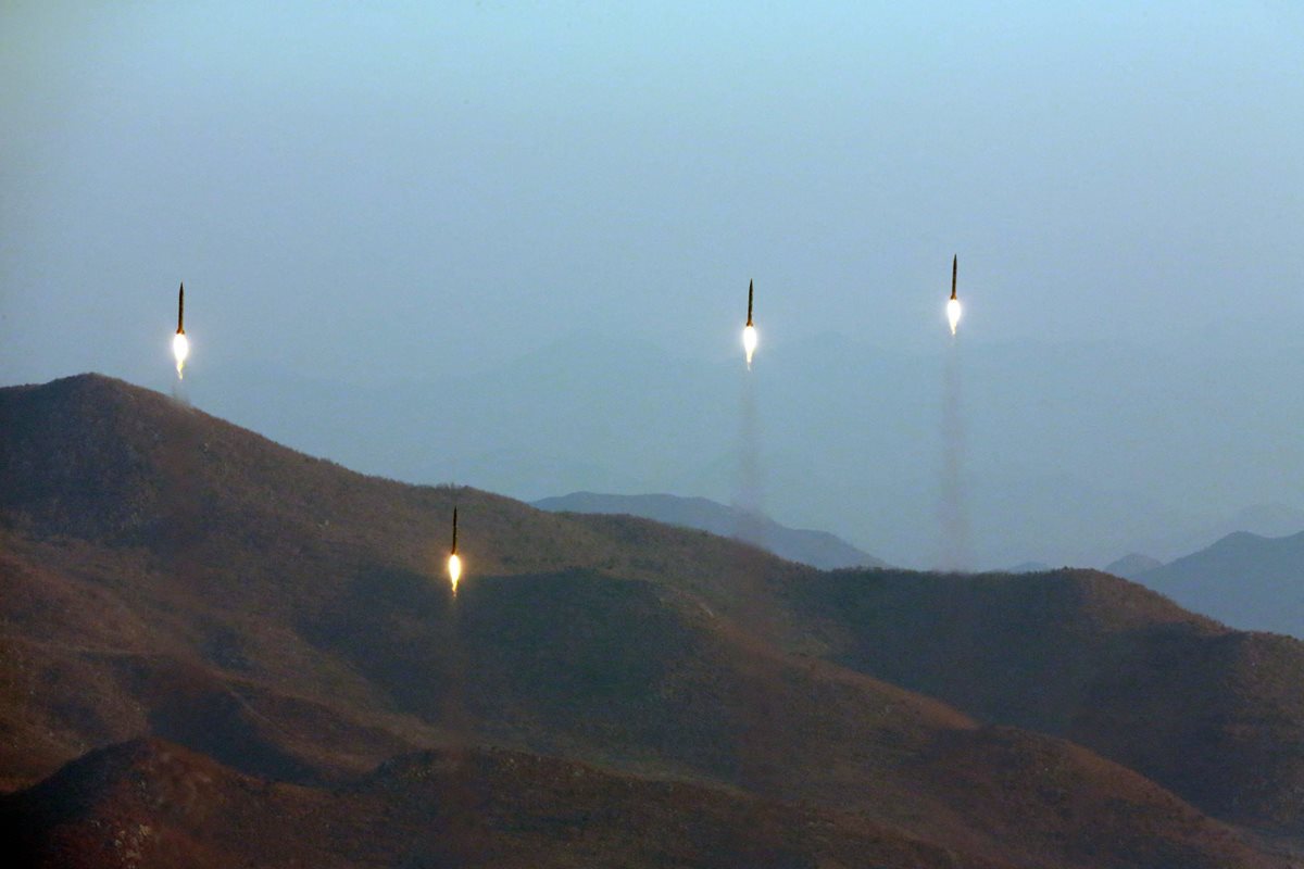 Pionyang vuelve a desafiar a EE. UU. con otro misil 