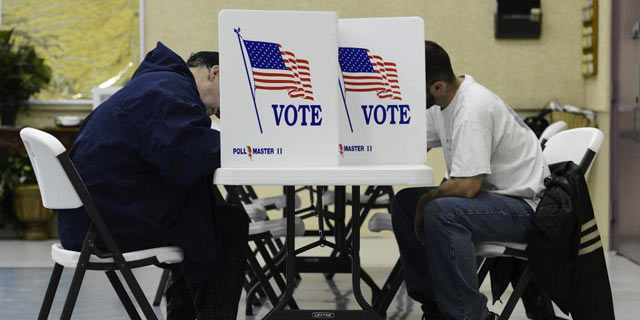 Los votantes hispanos participaron en las primarias en Estados Unidos.(Foto Prensa Libre: AP)