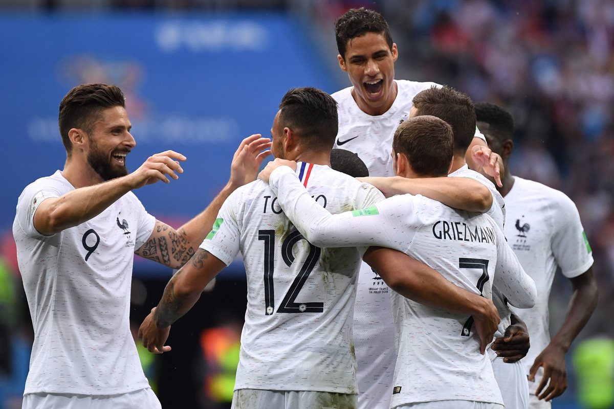 Francia se disfraza de Uruguay y avanza a las semifinales del Mundial