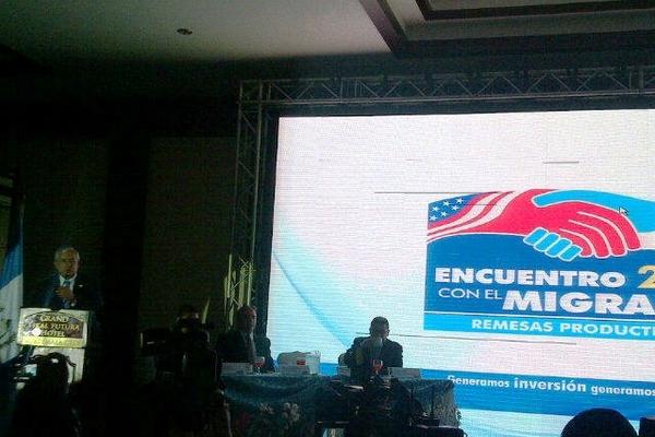Presidente inaugura encuentro con el migrante. (Foto Prensa Libre: Agustín Ortíz)