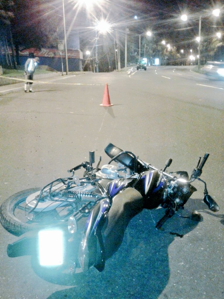 Motorista murió en 30 avenida del Periférico. (Foto Prensa Libre: Amílcar Montejo)