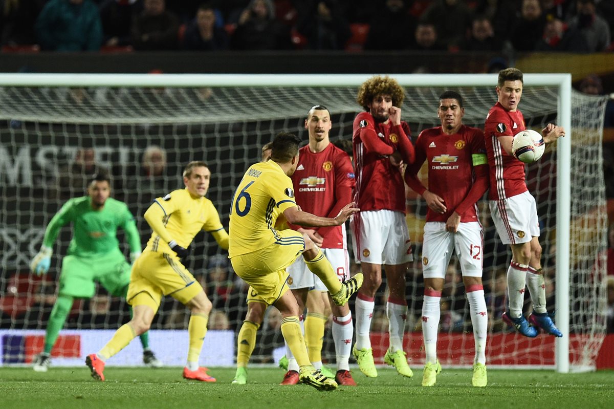 El Mánchester United logró su objetivo de pasar a la siguiente ronda. (Foto Prensa Libre: AFP)