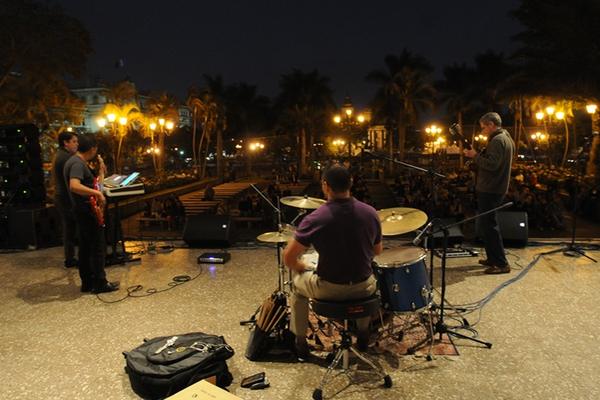 El grupo 4xQuatro durante su concierto en la Concha Acústica. (Foto Prensa Libre: ÁXEL VICENTE)