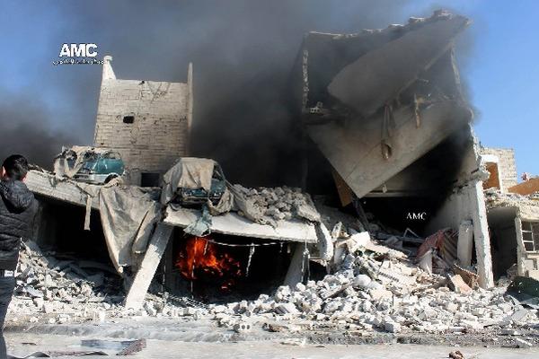 Destrucción por bombardeos en Alepo. (Foto Prensa Libre: AP)